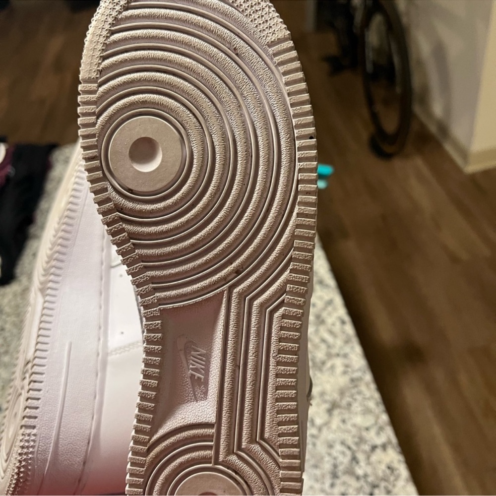 AF1 - Picture 3 of 3